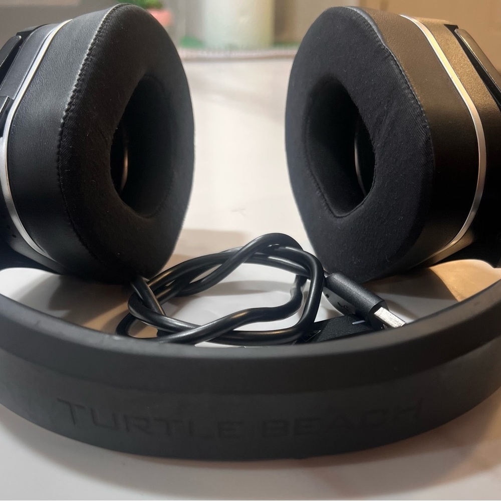 Sleek Black Over-Ear Headphones with Plush Padding